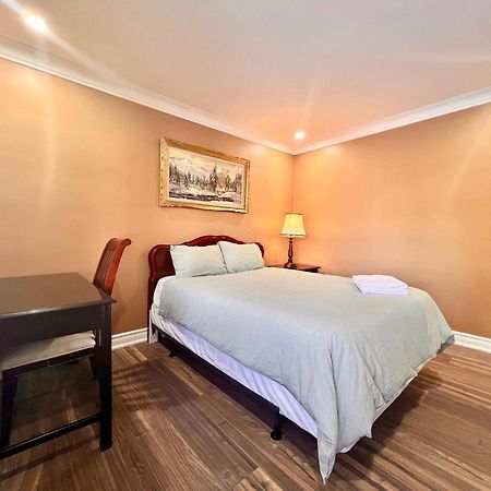 Upgraded Rooms With Bath 7-Min To Subway Near Downsview Rogers Stadium Toronto Dış mekan fotoğraf