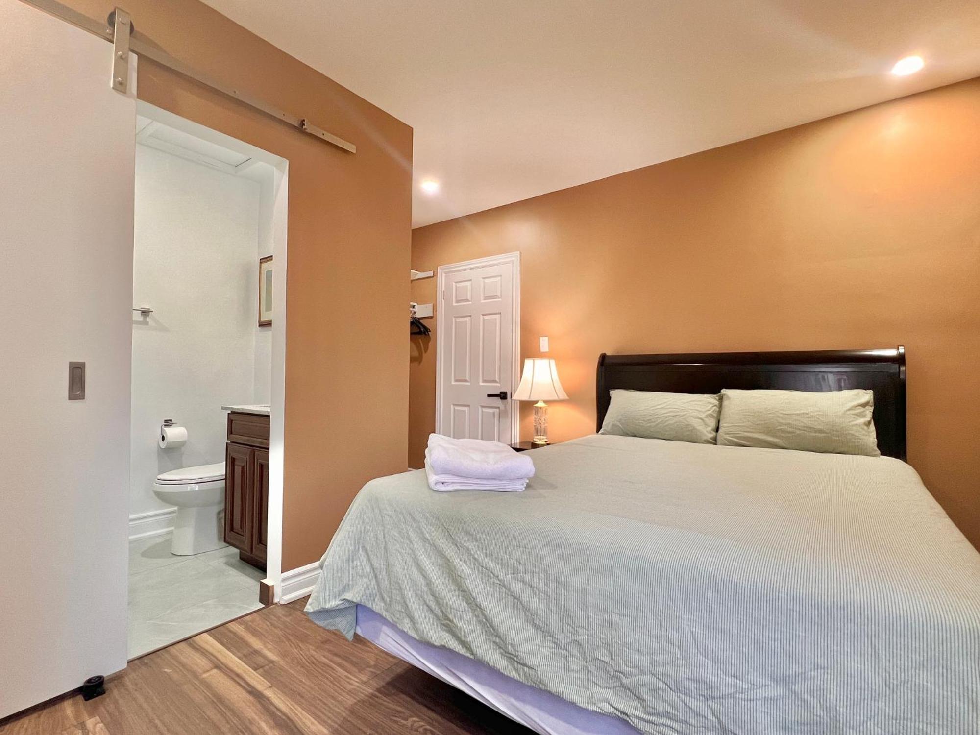 Upgraded Rooms With Bath 7-Min To Subway Near Downsview Rogers Stadium Toronto Dış mekan fotoğraf