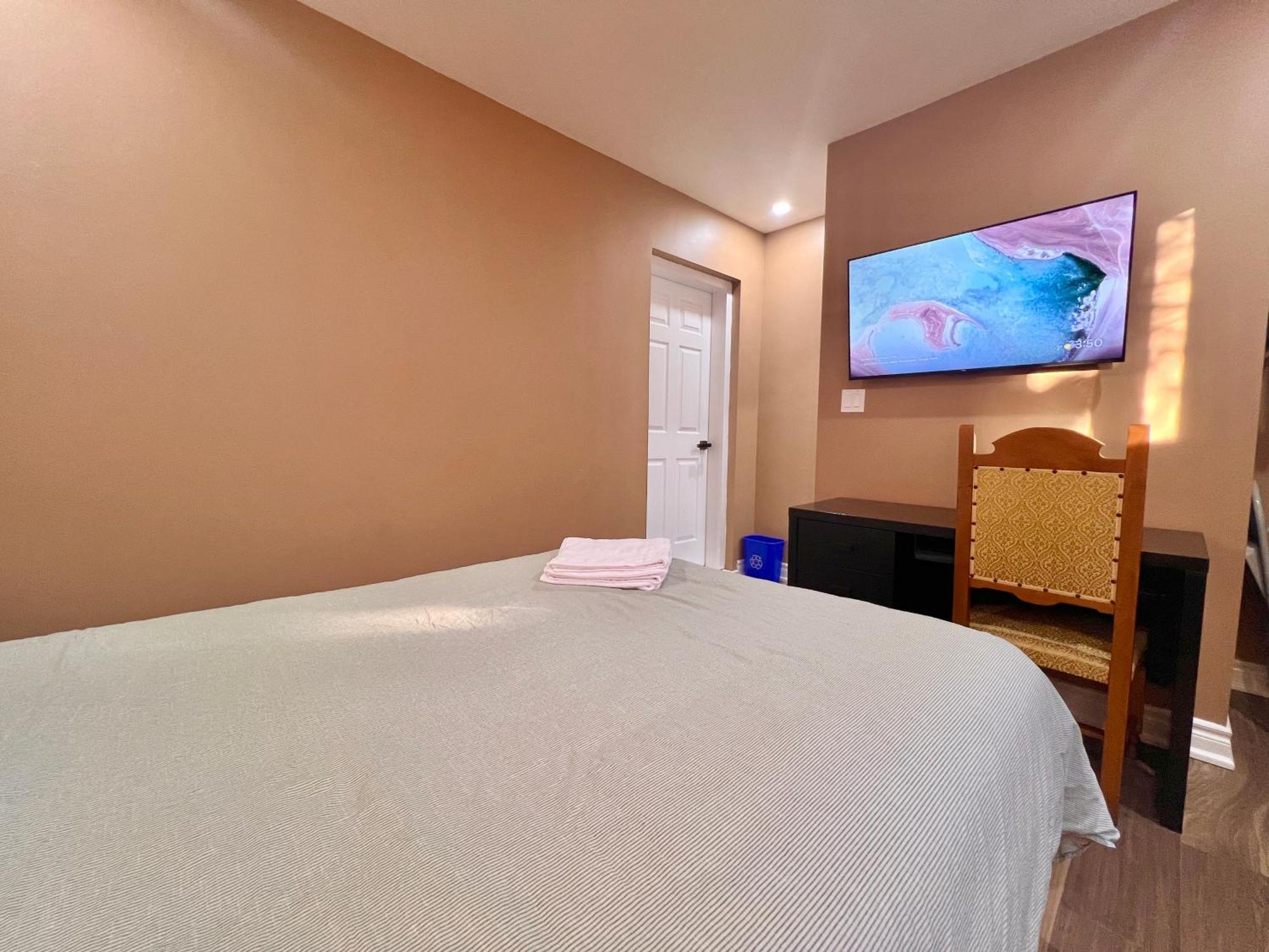 Upgraded Rooms With Bath 7-Min To Subway Near Downsview Rogers Stadium Toronto Dış mekan fotoğraf