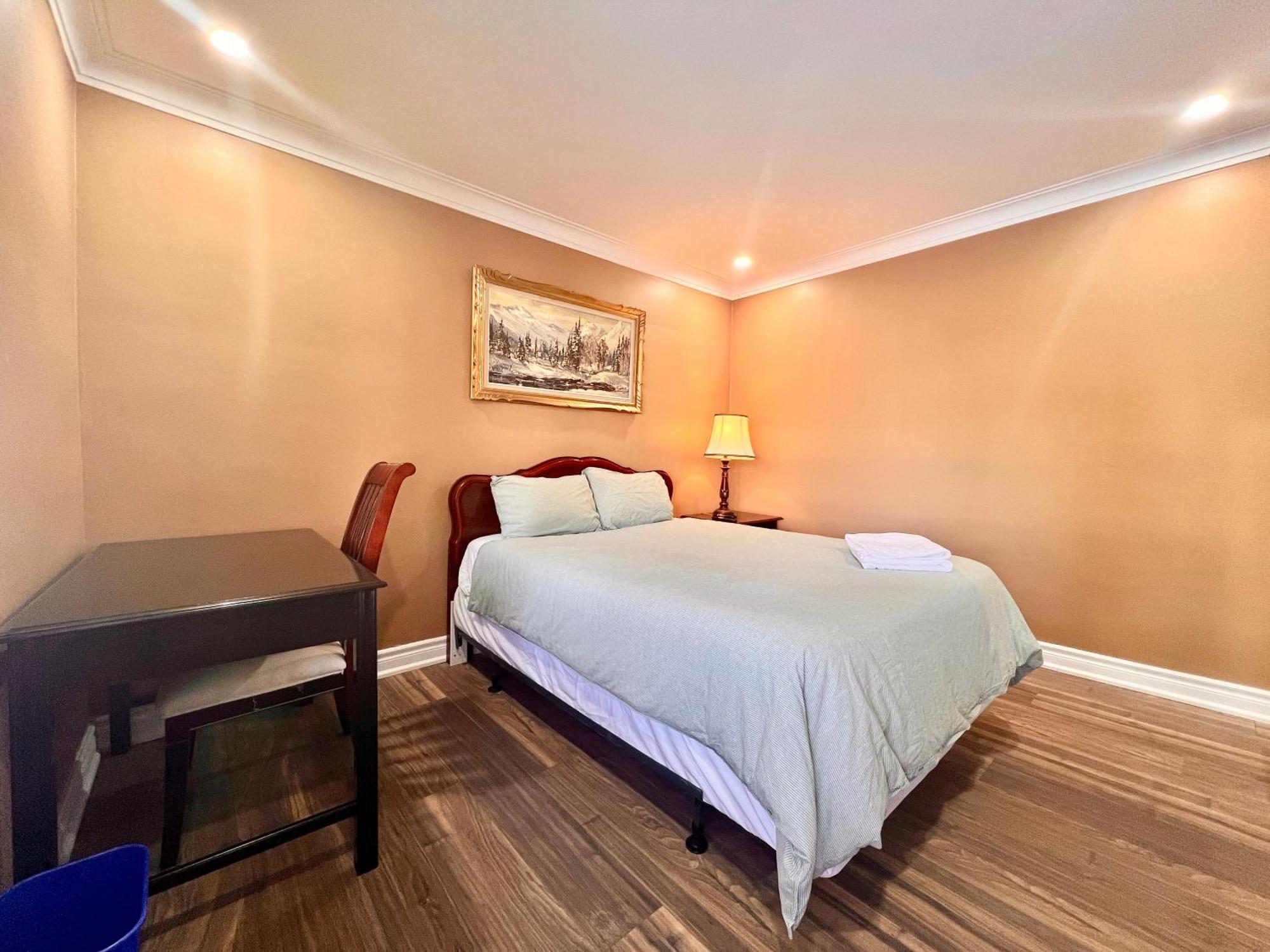 Upgraded Rooms With Bath 7-Min To Subway Near Downsview Rogers Stadium Toronto Dış mekan fotoğraf